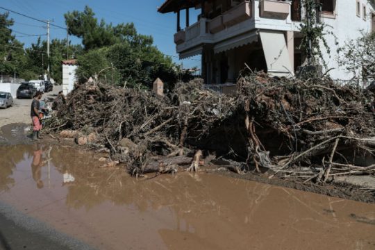 Εύβοια: Η πετσο-μπουκωμένη δημοσιογραφία έκανε το θαύμα της