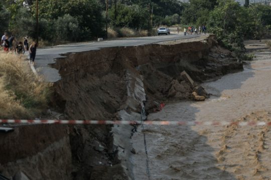 Πυρά από την αντιπολίτευση για την καταστροφή στην Εύβοια