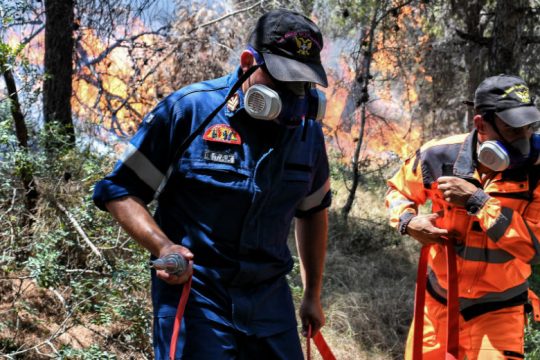Φωτιές σε εξέλιξη σε Χανιά, Χίο και Θεσσαλονίκη