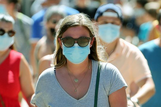 Γαλλία: Υψηλό διμήνου για τις νέες μολύνσεις κορονοϊού