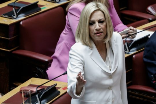 Στη Βουλή από το ΚΙΝ.ΑΛΛ. οι 155 απευθείας αναθέσεις