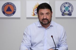 Το έριξε στα… φαινόμενα