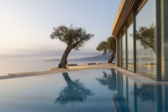 Η Domes Resorts αναλαμβάνει τη διαχείριση δύο θερέτρων σε Κέρκυρα και Ζάκυνθο