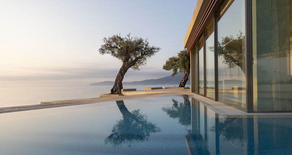 Η Domes Resorts αναλαμβάνει τη διαχείριση δύο θερέτρων σε Κέρκυρα και Ζάκυνθο