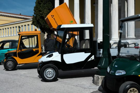 «Κινούμαι Ηλεκτρικά»: Τι περιλαμβάνει η ΚΥΑ του υπουργείου Περιβάλλοντος
