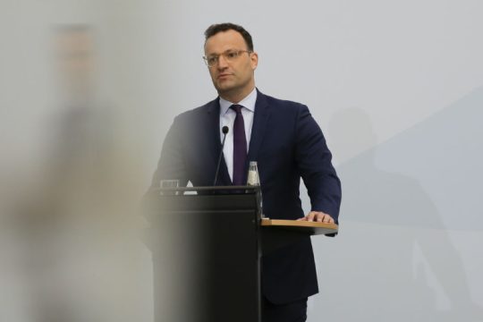 Γερμανία: Υποχρεωτικά τεστ για κορονοϊό σε όσους επιστρέφουν από «περιοχές κινδύνου»