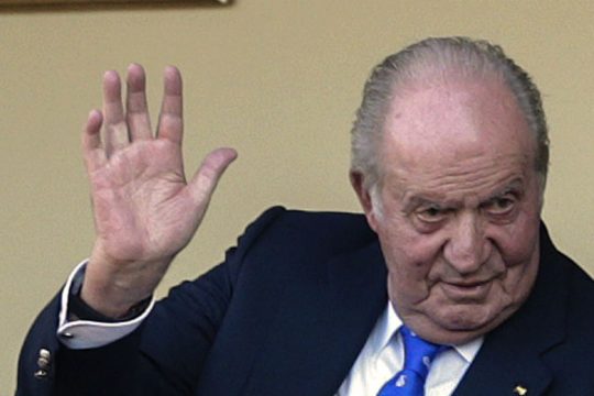 «Κακοπερνάει» στο Αμπού Ντάμπι ο Χουάν Κάρλος μετά τη διαφυγή από την Ισπανία