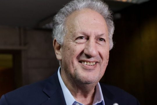 «Η κυβέρνηση πορεύεται “βλέποντας και κάνοντας”»