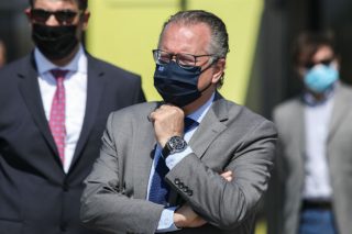 Παραδέχεται τώρα τις επαναπροωθήσεις ο Κουμουτσάκος