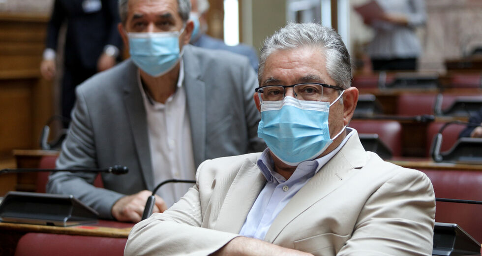 «Παίζετε την υγεία του λαού στα ζάρια»