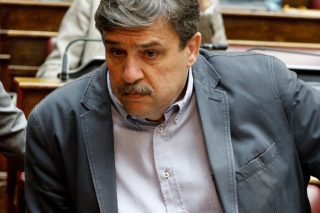 «Να δοθούν δωρεάν μάσκες και τεστ στα σχολεία»