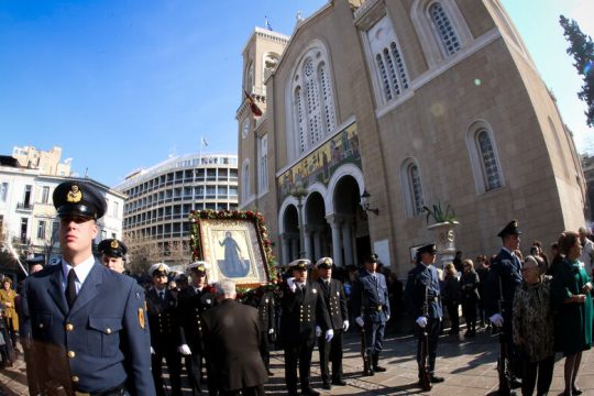 Οι λιτανείες, οι απαγορεύσεις, οι αλειτούργητοι και οι δαιμονοποιήσεις