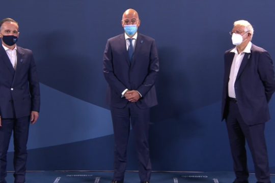 Αντιφατικά μηνύματα από τους ΥΠΕΞ για τις τουρκικές προκλήσεις