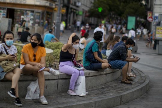 Νέα ραγδαία αύξηση κρουσμάτων βιώνει η Ισπανία