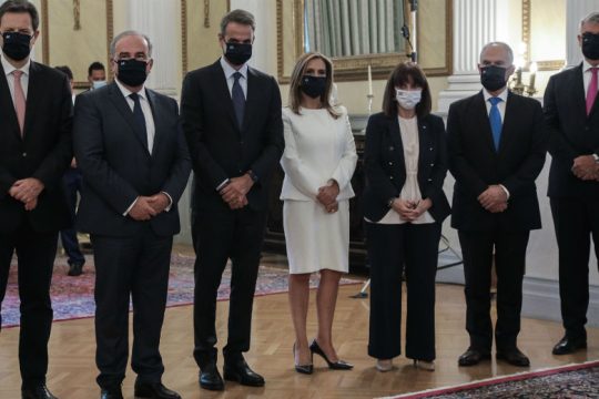 Ορκίστηκαν τα νέα μέλη της κυβέρνησης