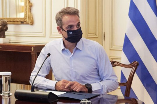 Covid-19: Παρεμβάσεις τοπικού χαρακτήρα εξετάζει η κυβέρνηση