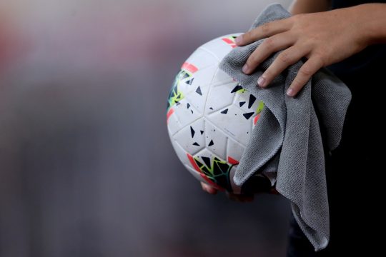 Τσάρτερ και μονόκλινο