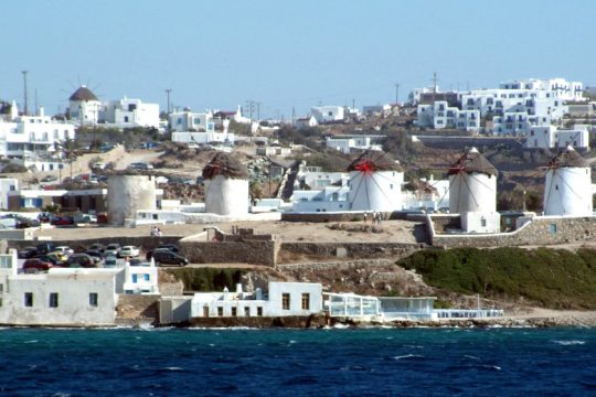 Επιπλέον μέτρα «τύπου Πόρου» και σε Μύκονο – Χαλκιδική από 21 έως 31 Αυγούστου