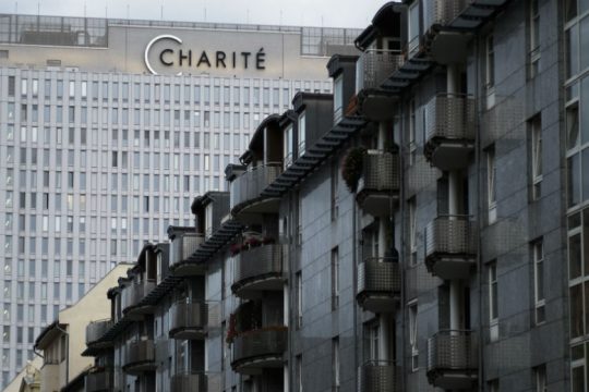 Στοιχεία για τη δηλητηρίαση Ναβάλνι ζητάει από το Βερολίνο το νοσοκομείο του Ομσκ