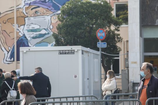Λοιμωξιολόγος: Πώς κολλήσαμε τον ιό στη μονάδα Covid του ΑΧΕΠΑ