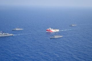 Με σύνεση απέναντι στους «πολέμαρχους» των πληκτρολογίων