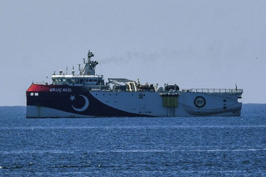 Το Oruc Reis επιστρέφει στην ελληνική υφαλοκρηπίδα