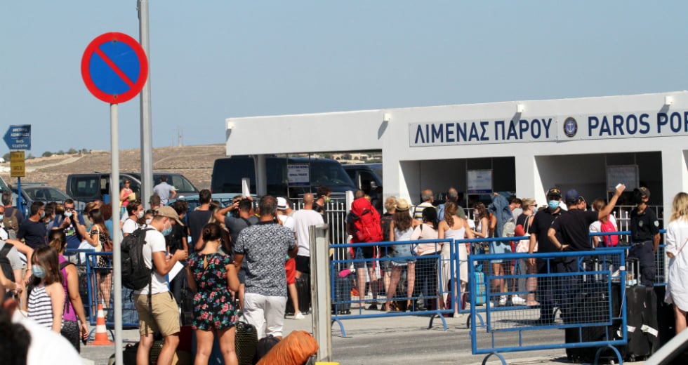 Μήνυση κατοίκων Πάρου για την απόκρυψη των κρουσμάτων κορονοϊού