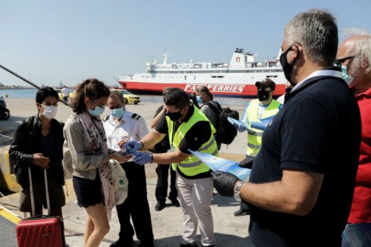 Συνεχίζονται τα τυχαία τεστ σε Πειραιά και Ραφήνα μετά τα τοπικά ημίμετρα