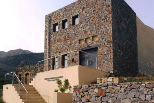 «Η Νήσος Κ και η θεωρία του Νότου» στην Πινακοθήκη Βιάννου