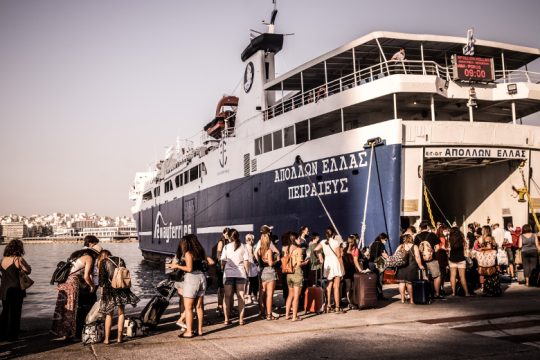 Αυξάνουν την πληρότητα στα πλοία, ενώ την απέρριπταν πριν τρεις ημέρες