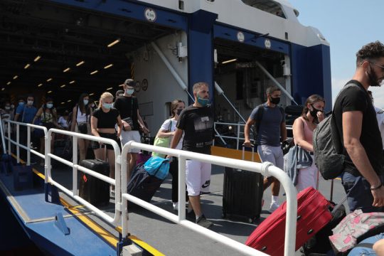 ΣΥΡΙΖΑ: Δώδεκα γαλάζιες παλινωδίες για τον κορονοϊό