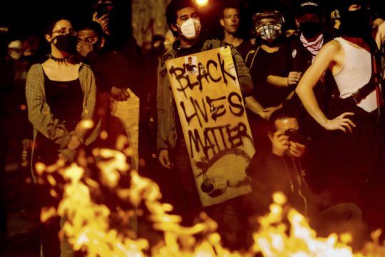 Πόρτλαντ: Μετά τις παρακρατικές μεθόδους, η απαγόρευση διαδηλώσεων