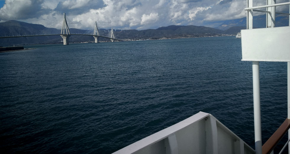 Τρίχρονο κοριτσάκι διασώθηκε από φέρι μποτ στο Αντίρριο