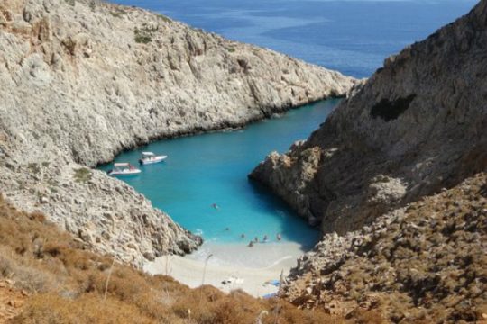 Χανιά: Σοβαρός τραυματισμός τουρίστα από πτώση στα Σεϊτάν Λιμάνια