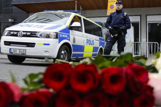 12χρονη σκοτώθηκε στη Σουηδία μετά από πυροβολισμό σε βενζινάδικο