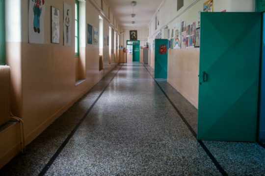 Δεν αλλάζει ο προγραμματισμός για το άνοιγμα των σχολείων