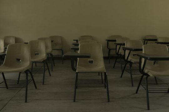 Τα σχολεία της Ευρώπης ανοίγουν παρά τις ανησυχίες