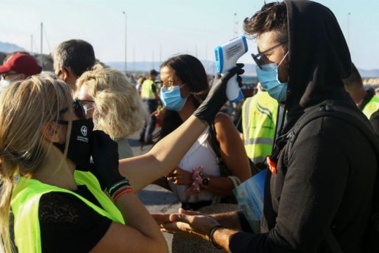 Βρέφος 3,5 μηνών θετικό στον νέο κορονοϊό – Έλεγχοι και τεστ σε πλήρη εξέλιξη