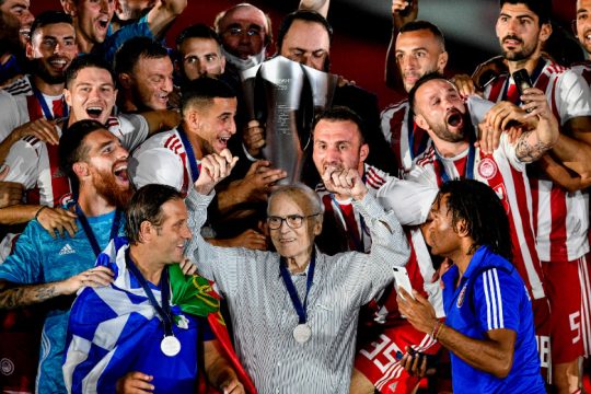 Πέθανε ο επίτιμος πρόεδρος του Ολυμπιακού Σάββας Θεοδωρίδης