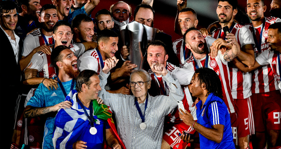 Πέθανε ο επίτιμος πρόεδρος του Ολυμπιακού Σάββας Θεοδωρίδης