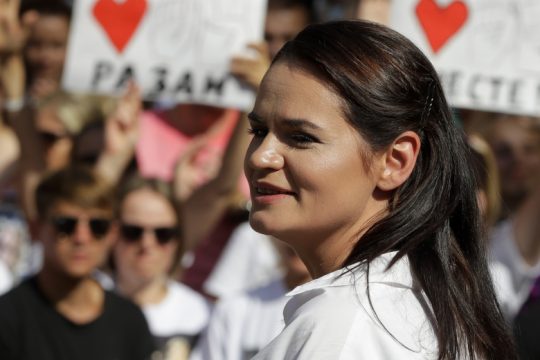 Η υποψήφια πρόεδρος της Λευκορωσίας κρύβεται γιατί φοβάται για τη ζωή της