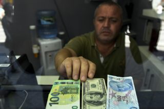 Τελικά «πέρασε» του Ερντογάν με τα επιτόκια