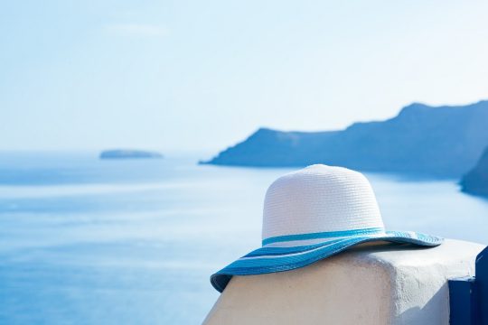 «Παγώνουν» επιταγές τουριστικών επιχειρήσεων