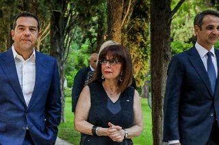 Επαφές Μητσοτάκη με τους πολιτικούς αρχηγούς