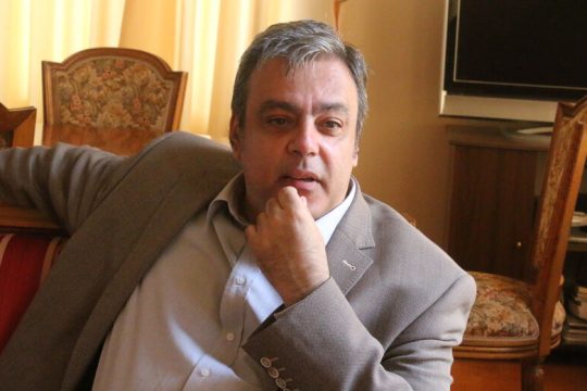 Ανταλλαγή πυρών Κασσελάκη-Βερναρδάκη για την ψήφο στην πρόταση μομφής