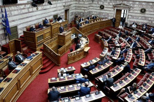 Live η συζήτηση για τη συμφωνία ΑΟΖ με Ρώμη και Κάιρο