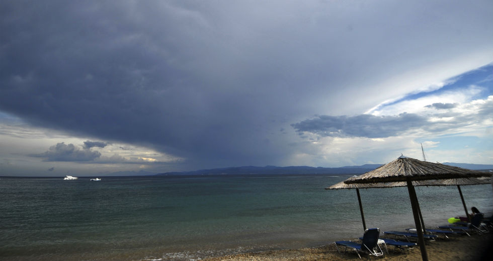 Αλλάζει ο καιρός, έρχονται βροχές και καταιγίδες