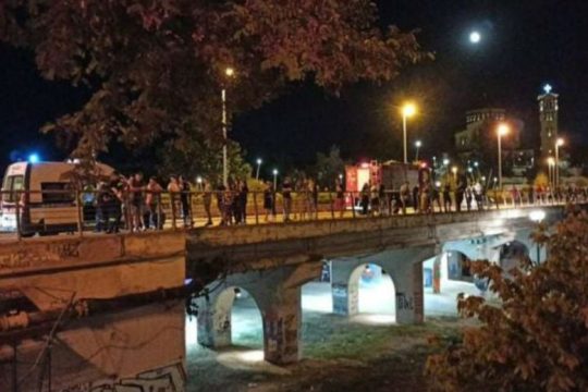 Τραυματίστηκαν 16χρονα μετά από τροχαίο στη Λάρισα