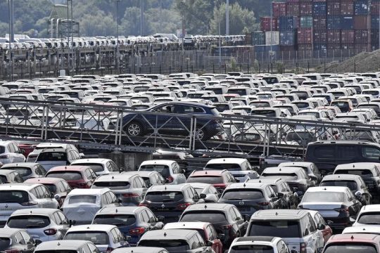 Κατεβάζει ταχύτητα η ανάκαμψη της ευρωζώνης