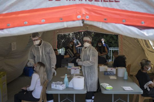 Ανησυχητικά μαντάτα και κοινωνικός αναβρασμός στη Γαλλία